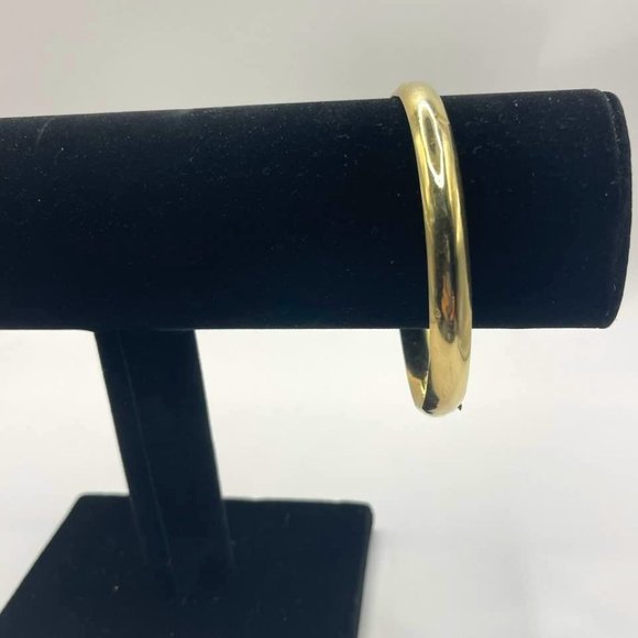 Eternalgold 14K Yellow Gold Oval Bangle Bracelet - Women - medium-large - Picture 4 of 16